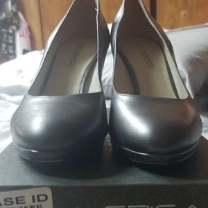 via spega women's pumps